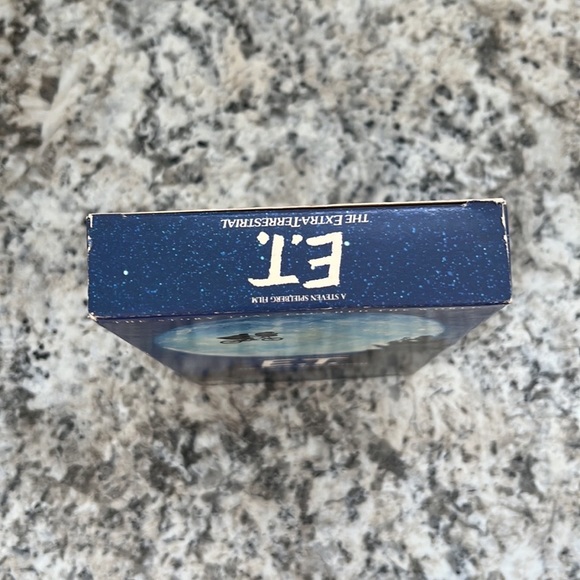 E.T. The Extra Terrestrial 1982 A Steven Spielberg Film VHS 1988 Universal Seal - Picture 2 of 7